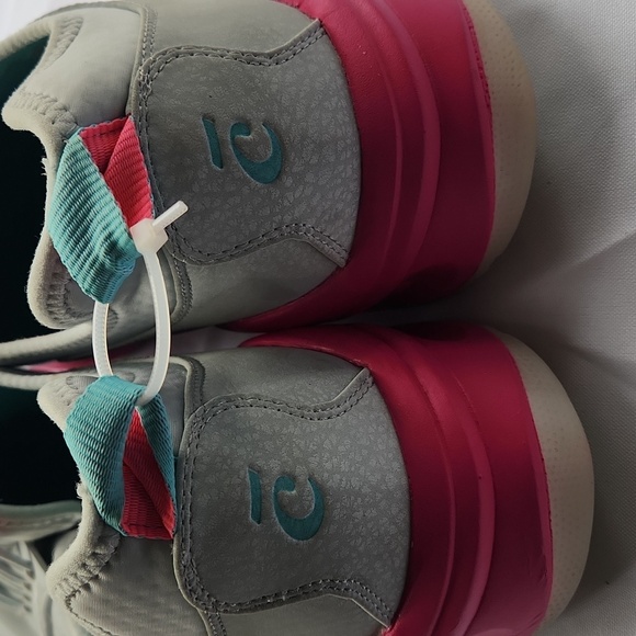 Clove  Gray Sneakers - Picture 4 of 8